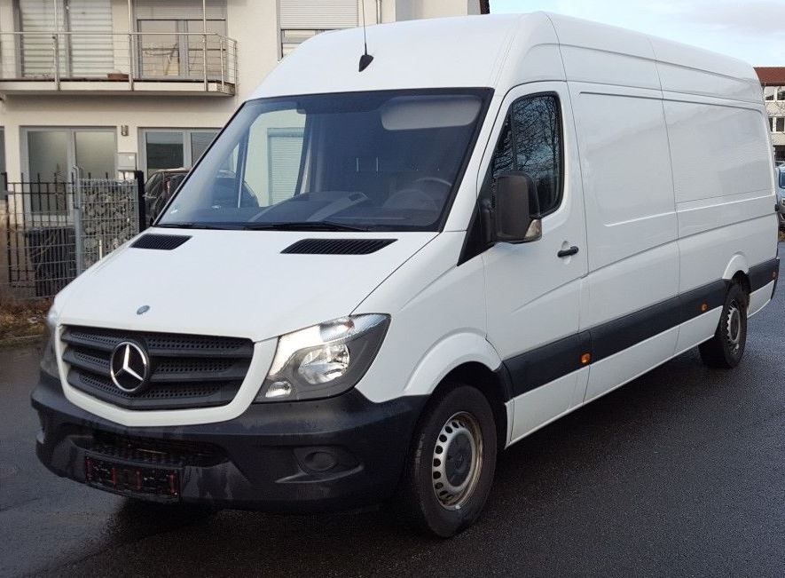 Wynajem Busa Wypożyczalnia - Mercedes Sprinter -od L1H1 do L3H2