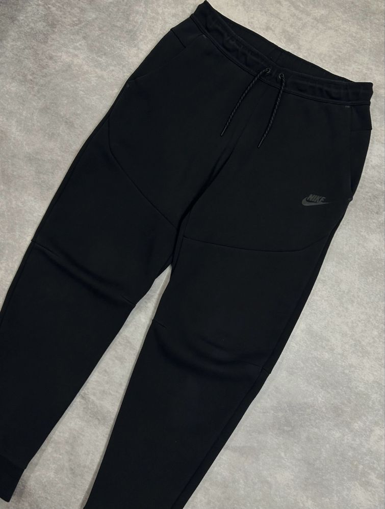 Штани Nike Tech Fleece. L