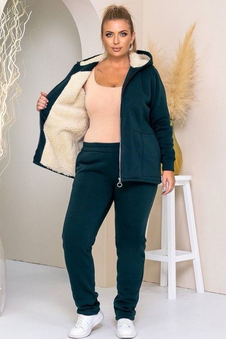 Жіночий костюм з хутром