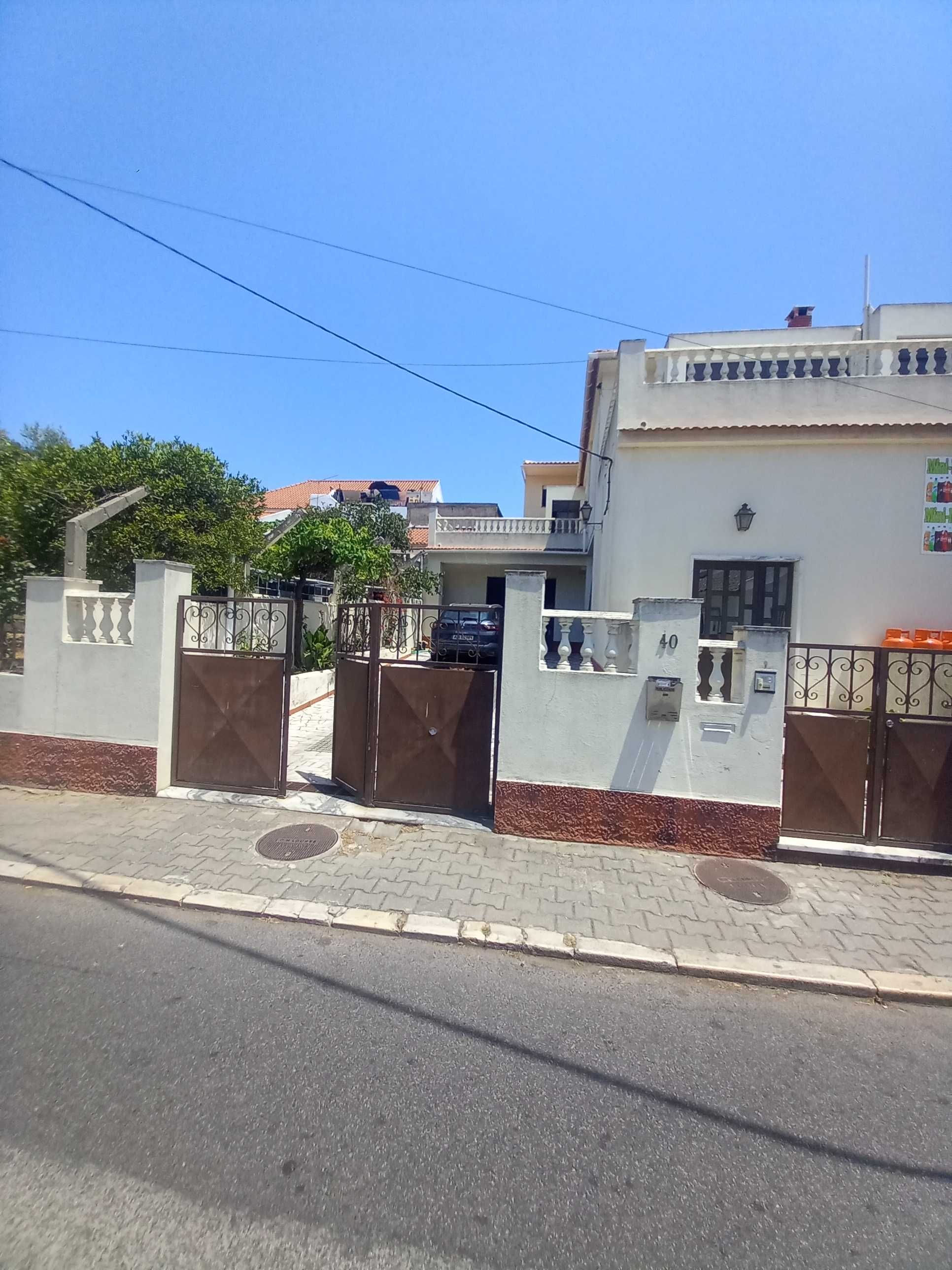 Alugo quarto em Sete Casas(Loures),ao pe da Hovione.