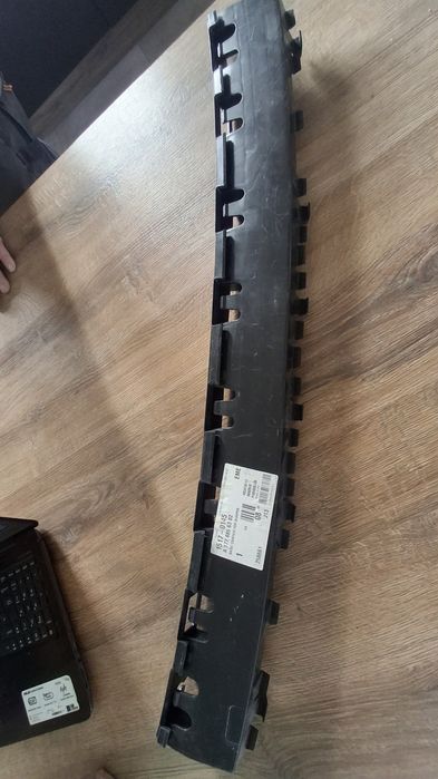 Ślizg zderzaka Mercedes Benz A