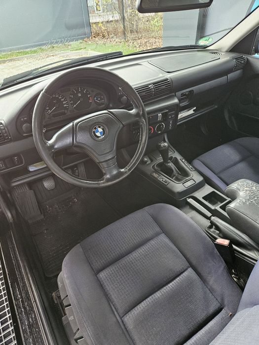 Sprzedam BMW e36 1.8is