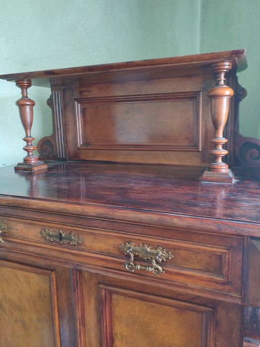 Stara piękna bieliżniarka