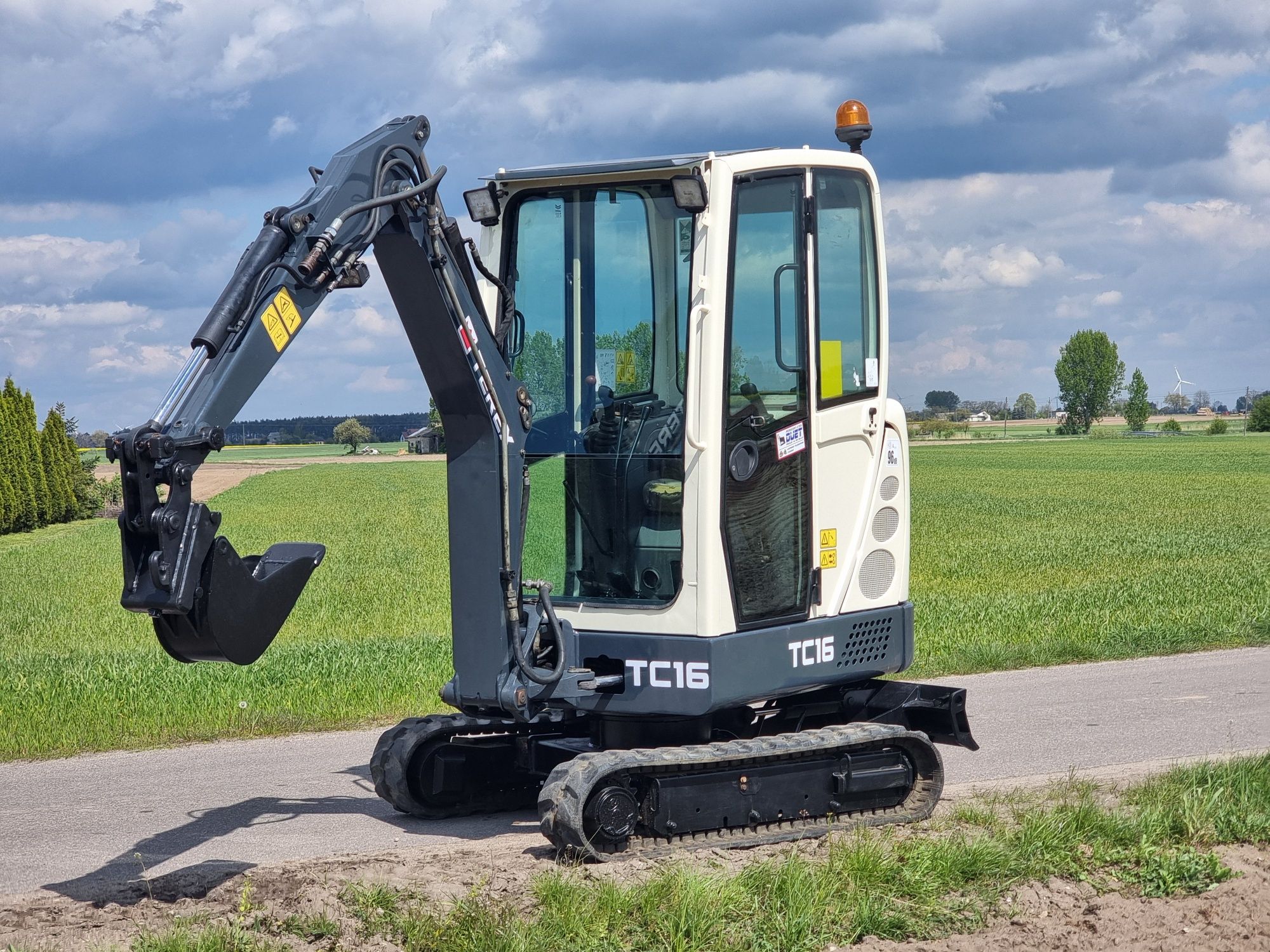 Minikoparka Terex Tc16-13r 4200h 2 łyżki