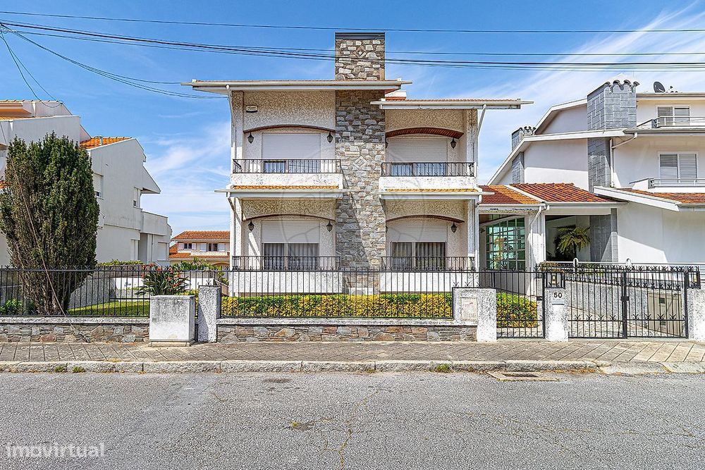 Moradia T4 para venda