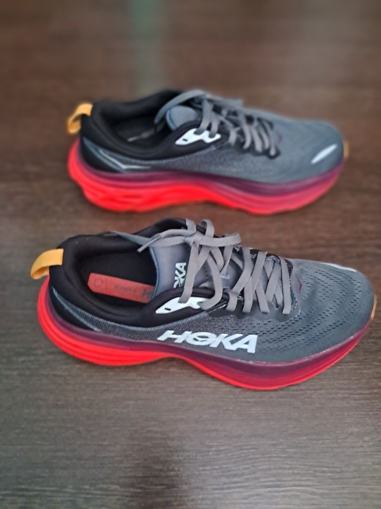 кросівки  Hoka BONDI 8.   Р 42.   26.5 см