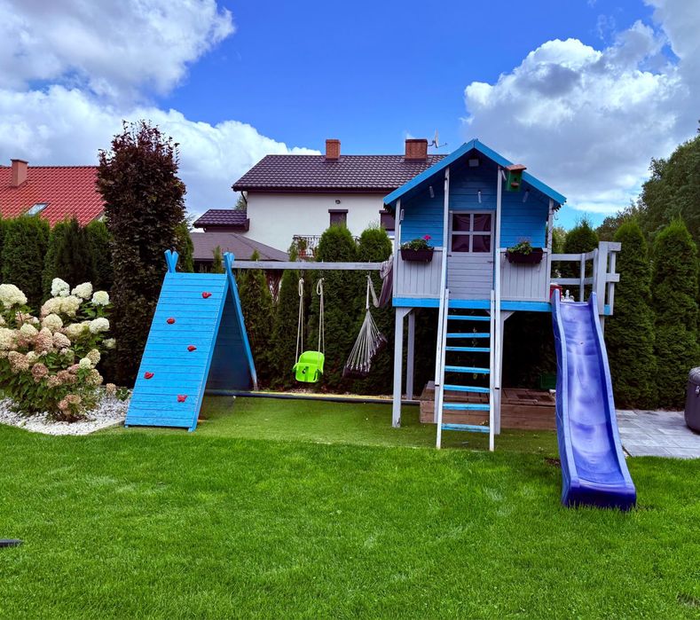 Sprzedam Domek z zjezdzalnia i sciana wspinaczkowa