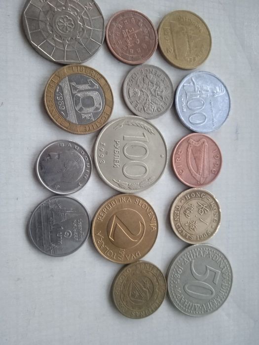 Коллекция монет со всего мира 100 шт