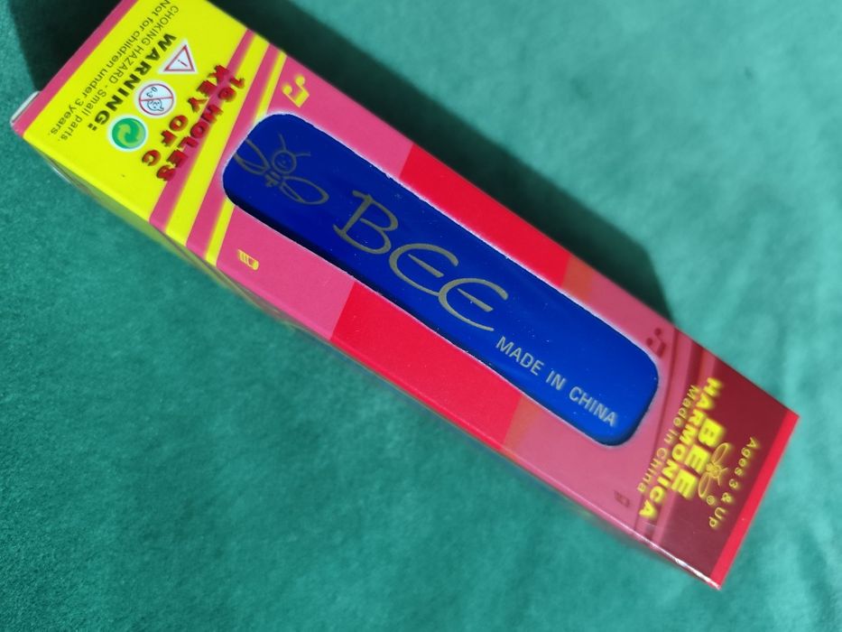 Harmonijka BEE 16 dziurek chromatyczna.