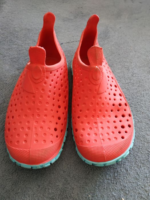 Buty do wody dla dziewczynki w rozmiarze 27