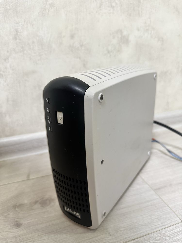 Инвертор Powercom ICH-550 (550ВА/330Вт) 12 вольт
