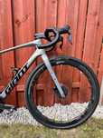 Giant Revolt 2025 grawel / road plus 7.59kg + dokumenty.