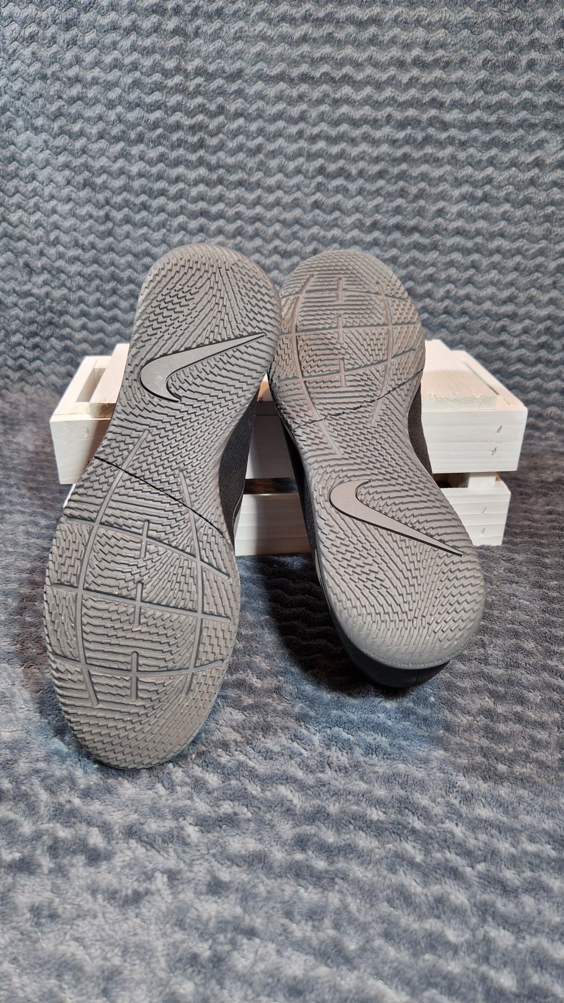 Halówki Nike - roz. 42,5 Nike Mercurial Vapor 14 Club IC