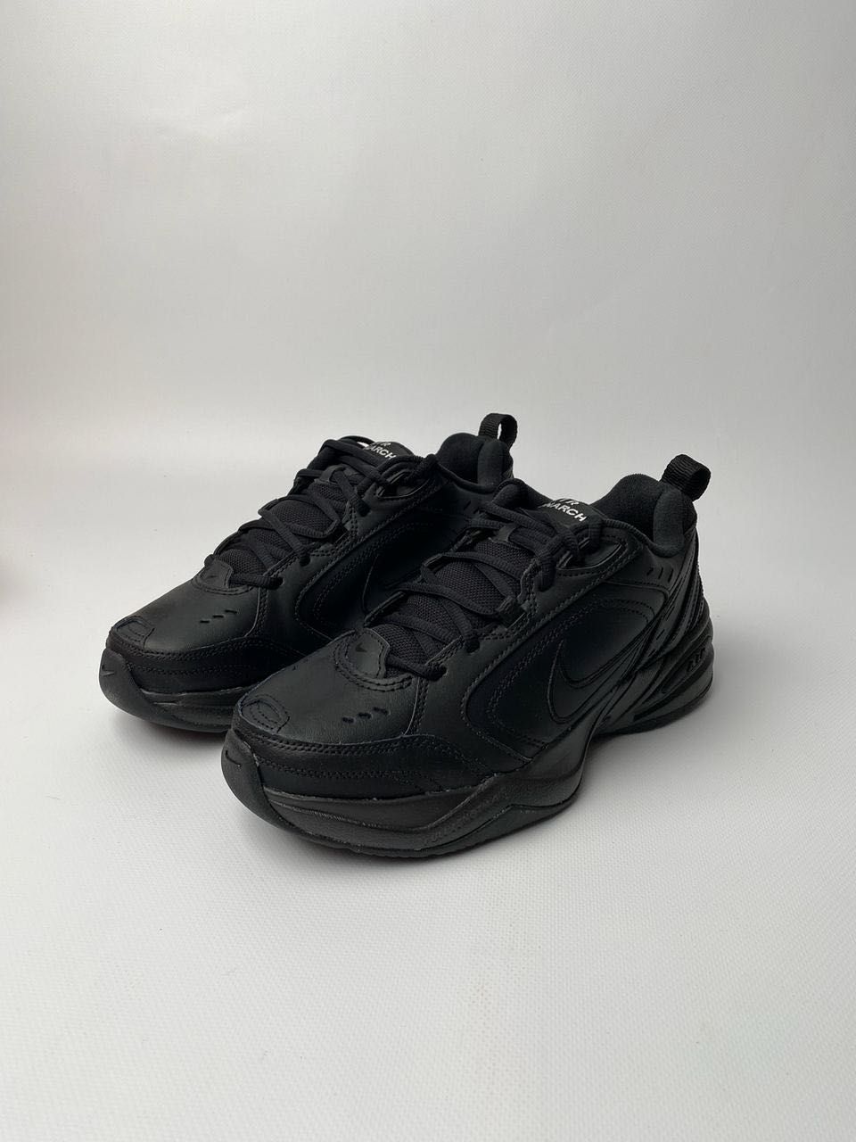 Кросівки чоловічі Nike Air Monarch Iv