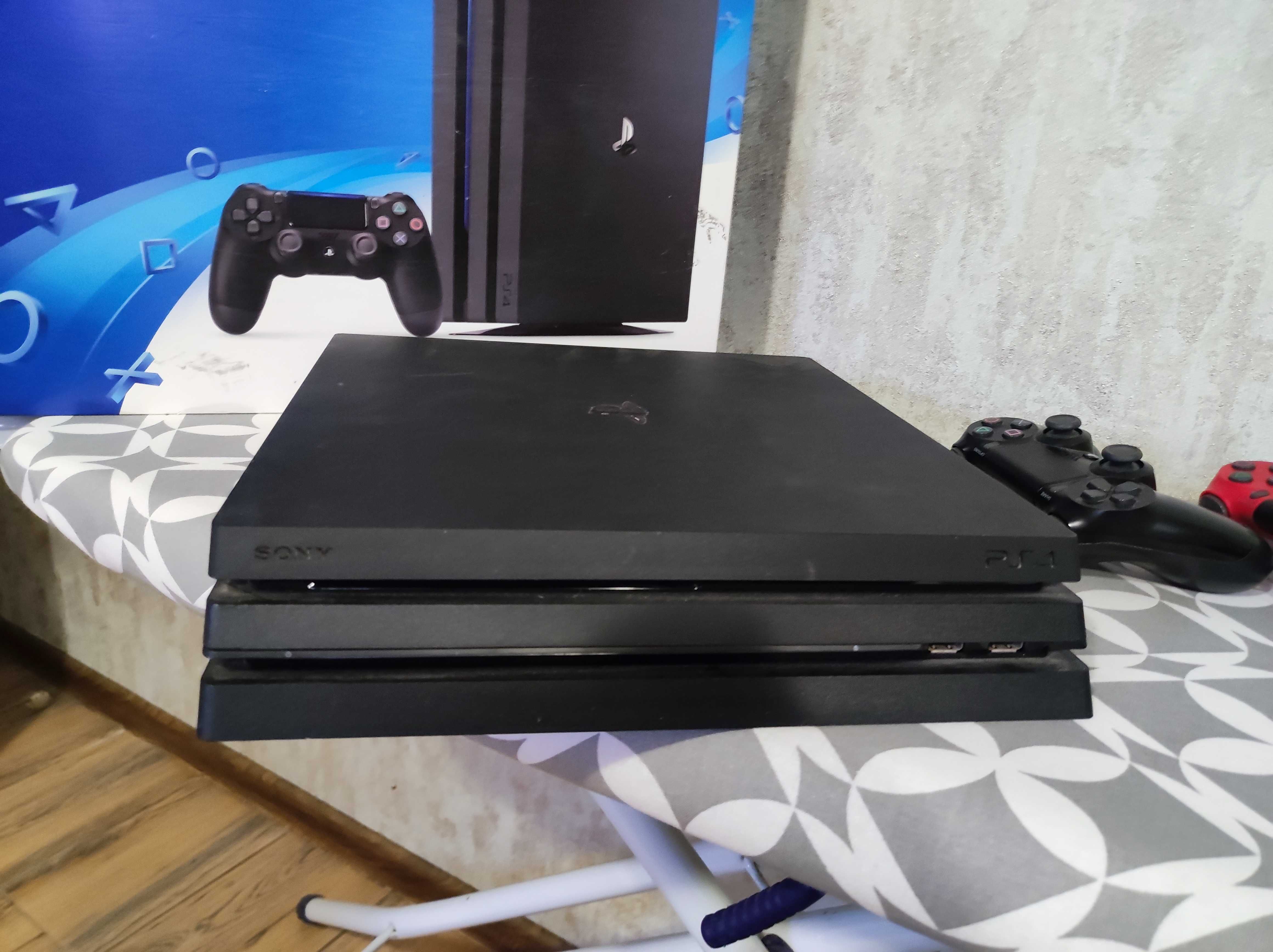 PS4 Pro + 2 контроллера + камера