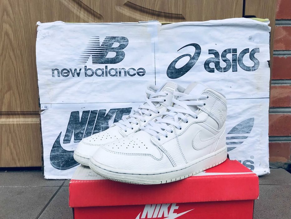 Кроссовки Nike Air Jordan 1 Retro Mid баскетбольные кожаные высокие