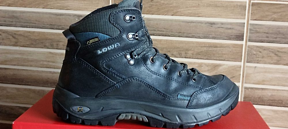 Черевики  " LOWA " (GORETEX)   -39 р  Made in Slovakia