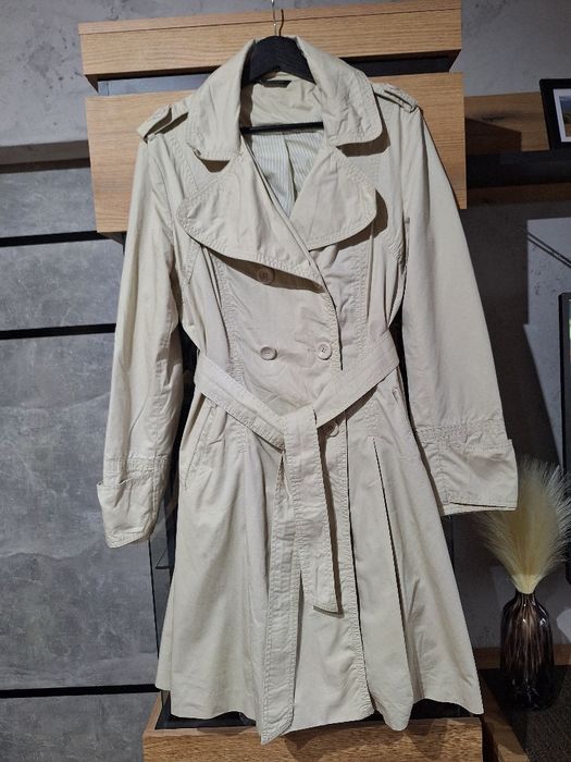 Beżowy trencz rozmiar M_L