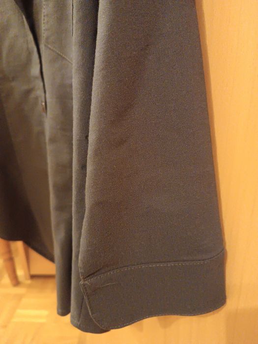 Śliczna koszula taliowana ciemnoszara