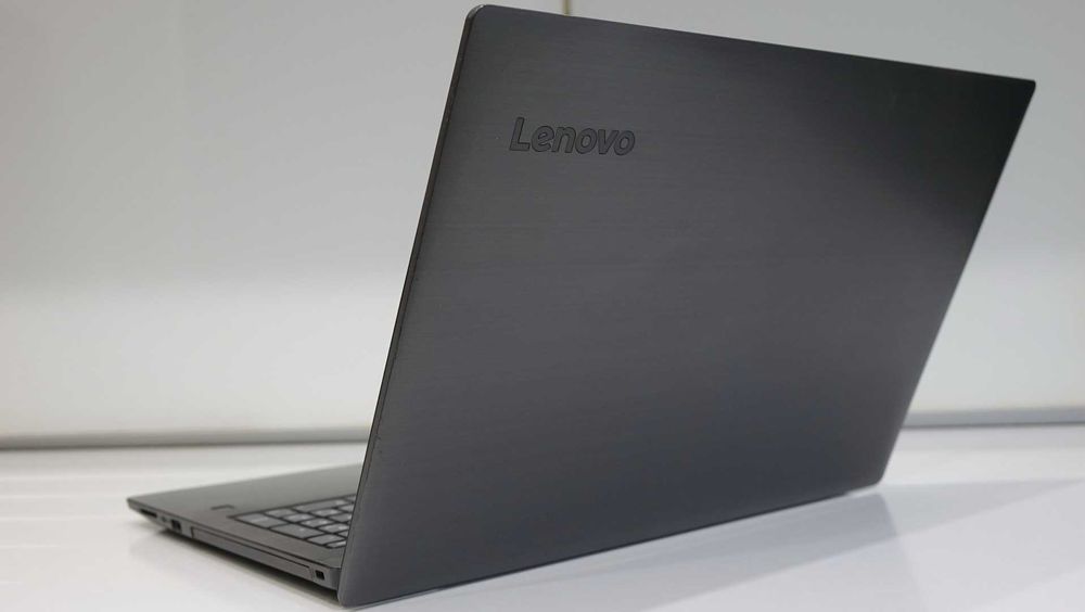 Ноутбук Lenovo V330-15ikb 15.6 FHD i5-8250U 8 240gb ssd Win11 ОБСЛУЖЕН