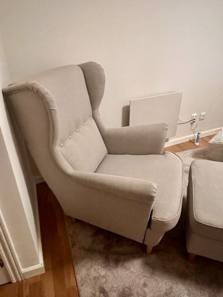 Poltrona e repousa-pés Bege IKEA Strandmon