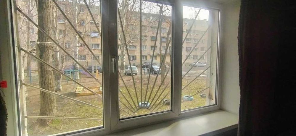 Продам 1-кімнатну квартиру на вул. Радостній\ Г. Петрова