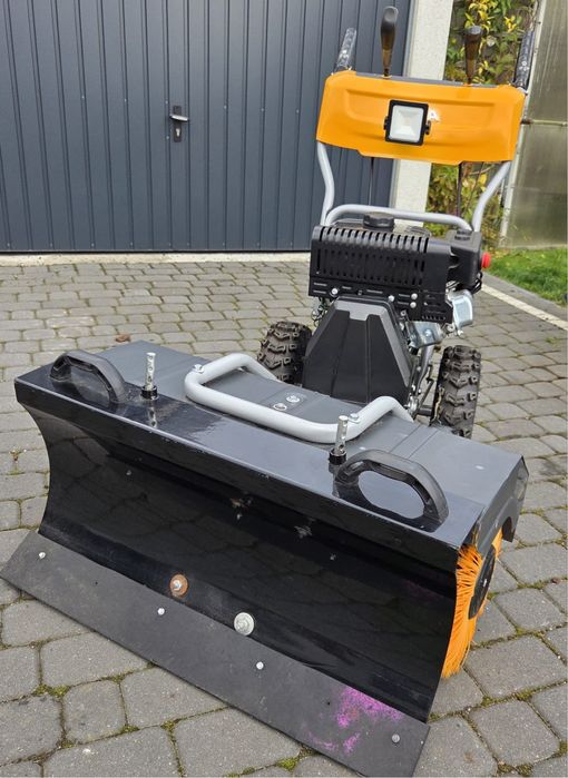 zamiatarka STIGA, pług, zbiornik do zamiatarki