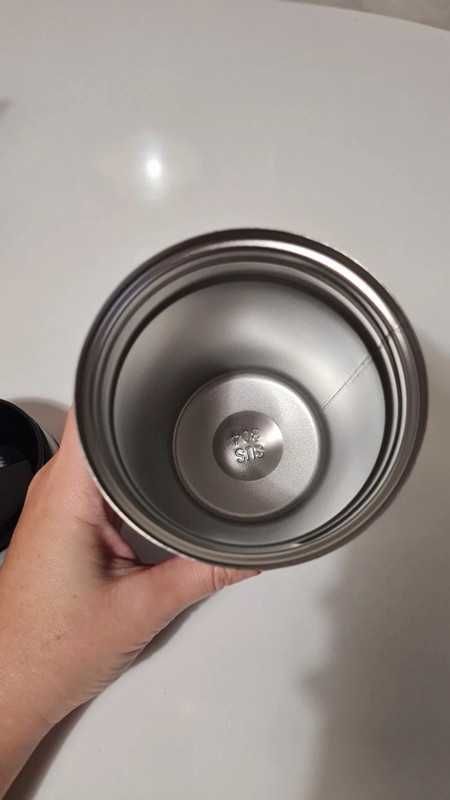 Copo térmico de aço duplo.