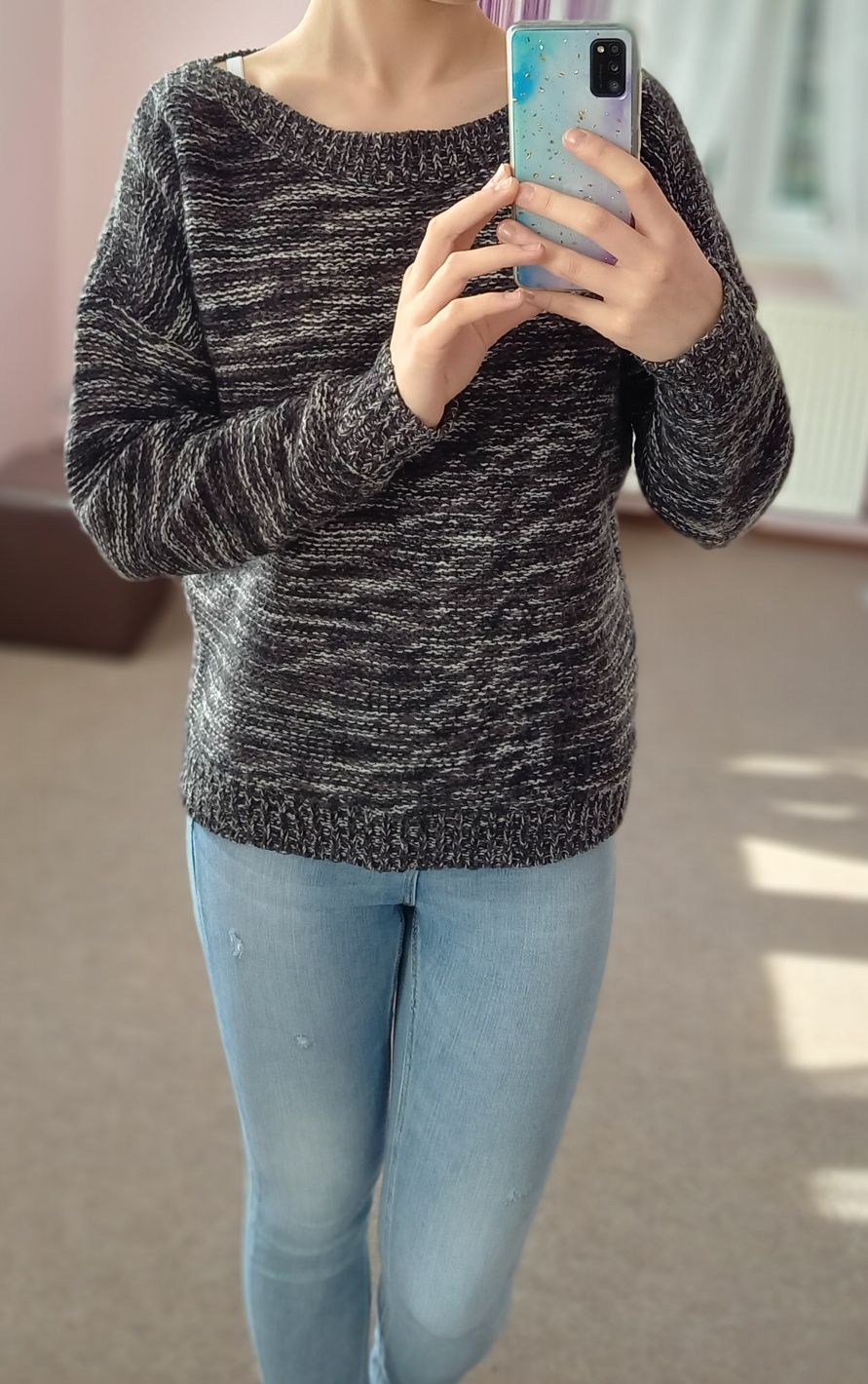 Sweter z dekoltem w łódkę