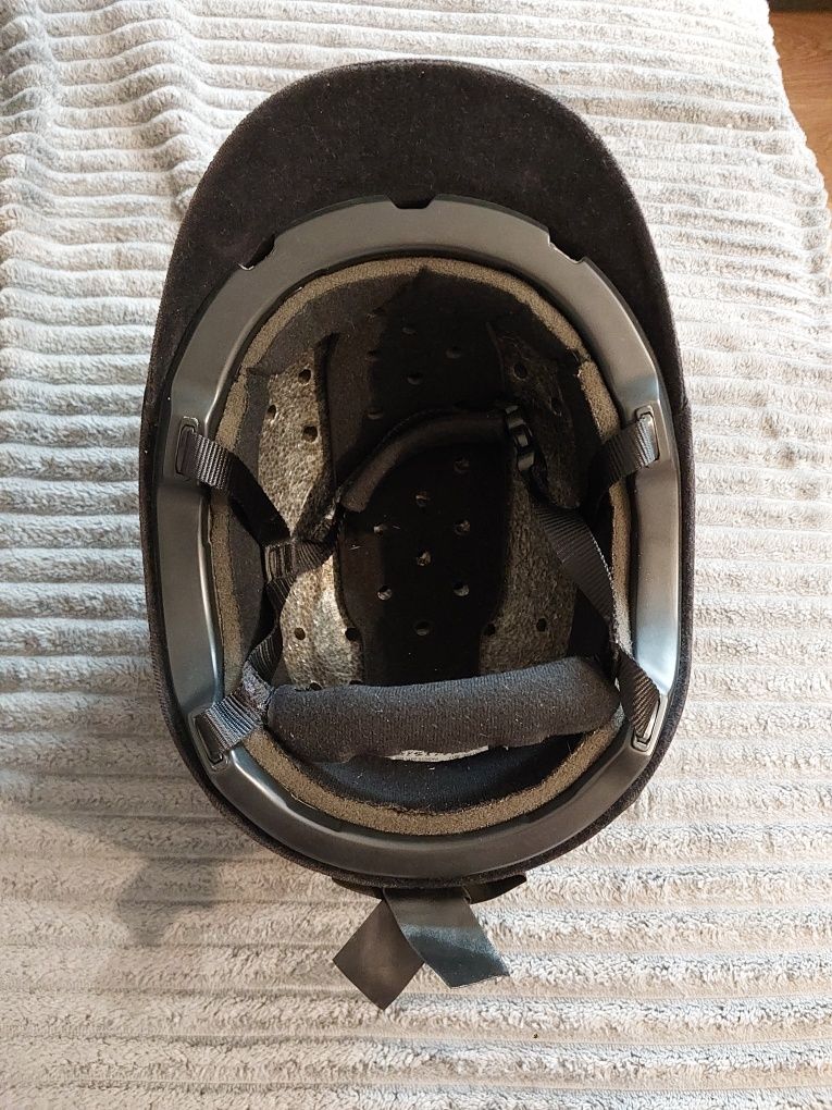 kask jeździecki firmy Fouganza