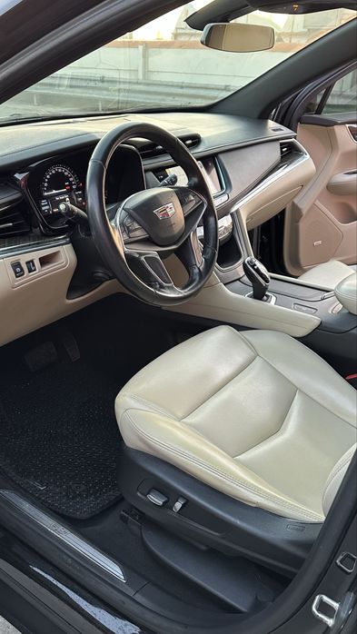 Чорний Каділлак. Пробіг 69000 км Стан нового автомобіля