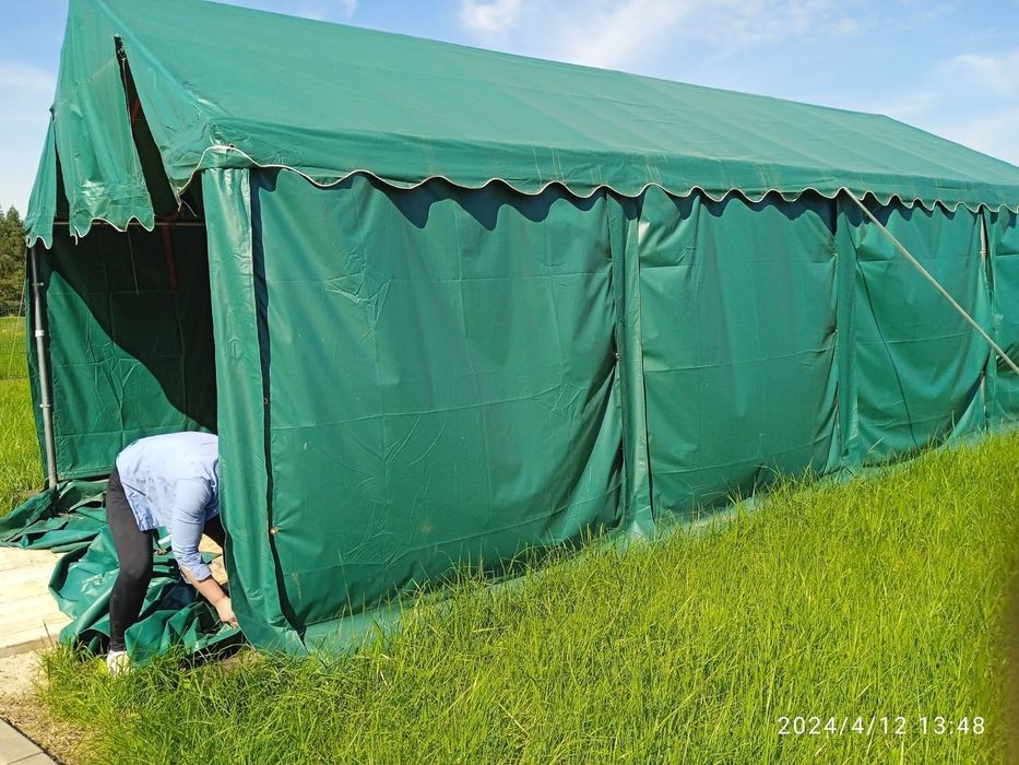 Namiot dla rolników, magazyn