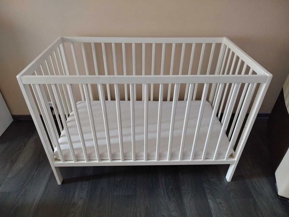 Łóżeczko niemowlęce białe + Materac