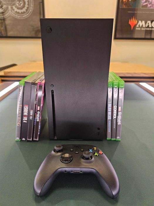 Xbox Series X + Comando + 5 Jogos