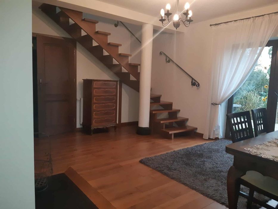 Sprzedam dom z budynkami gospodarczymi