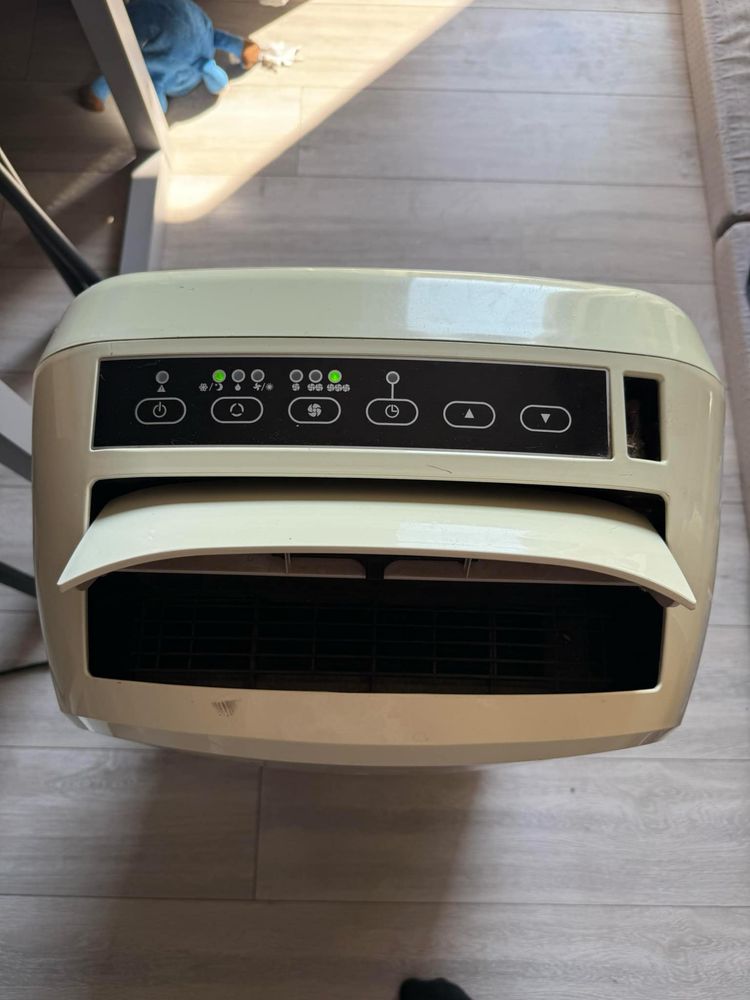 Klimatyzator z funkcja chlodzenia i grzania