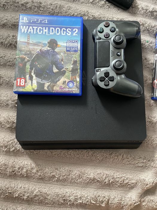 Playstation 4 slim