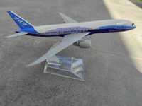 Nowy metalowy model samolotu Boeing 787 Dreamliner