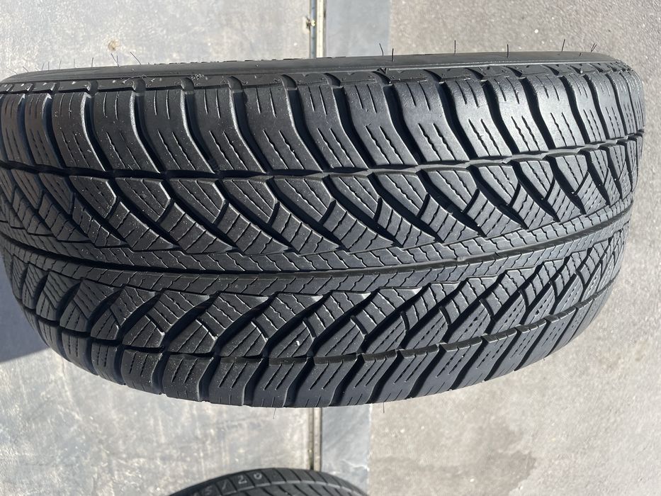 245/45/18 goodyear ultra grip 8 performance rsc