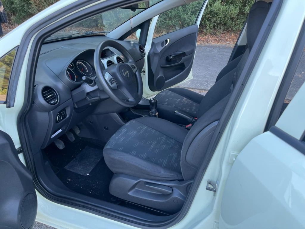 Opel corsa 1.3cdti 5lug ano 2011