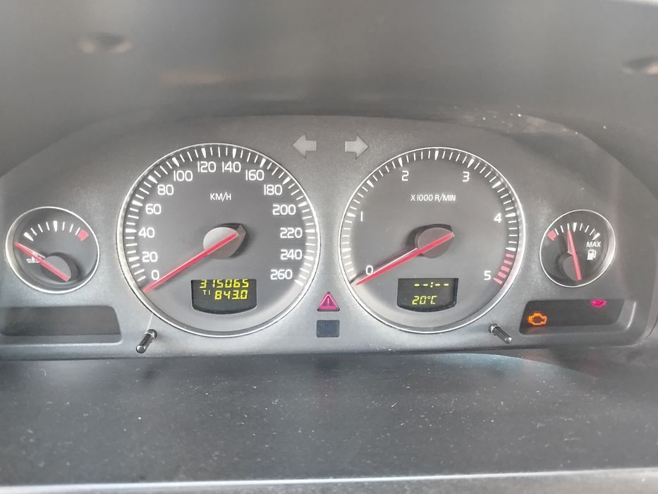 Продам Volvo XC90 2005р.в., 2,4дизель, ручна КПП 5 передач