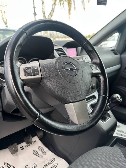 Продам Opel Zafira