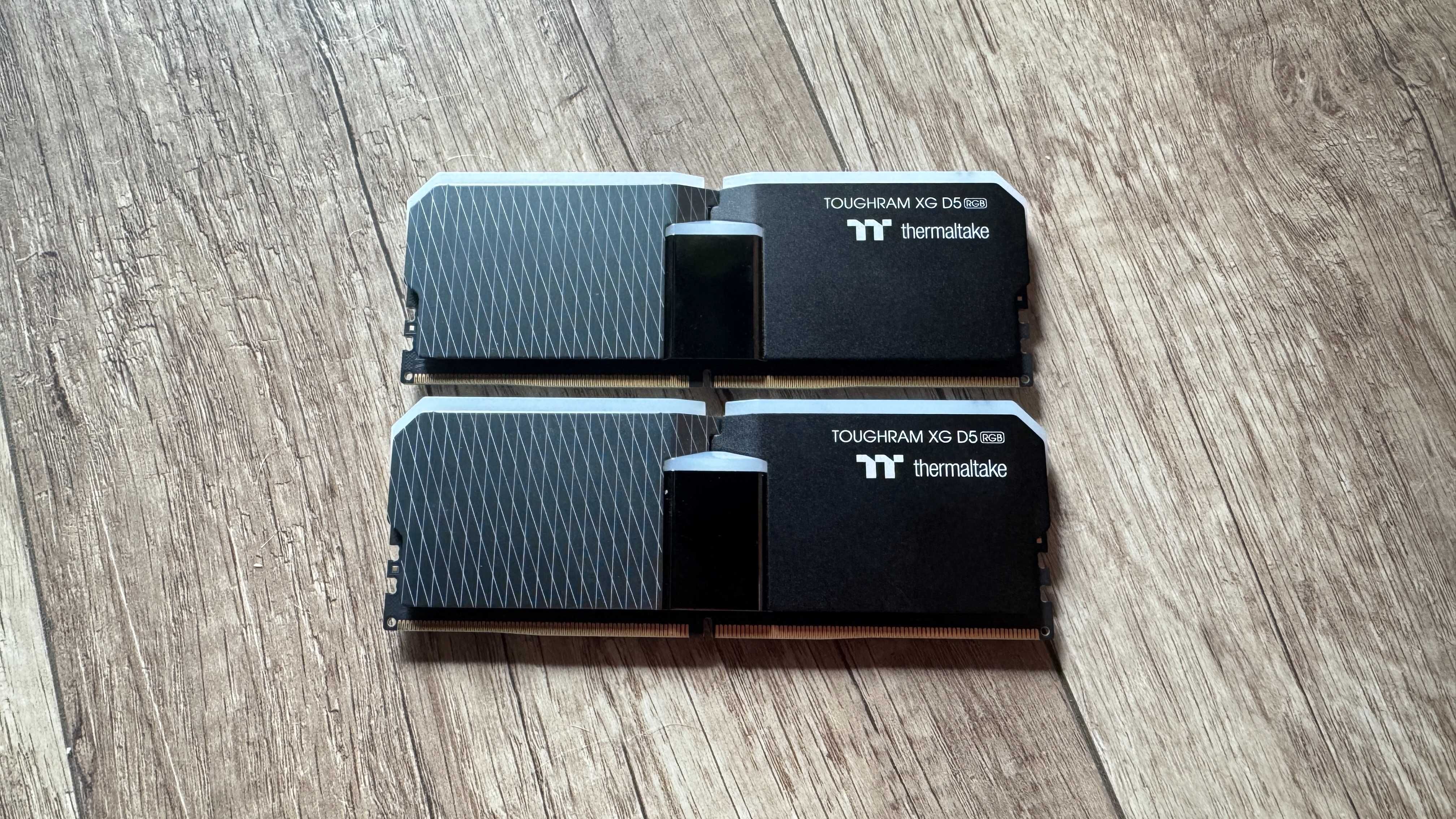 Pamięć Thermaltake Toughram XG RGB, DDR5, 32 GB, 8000MHz, CL38