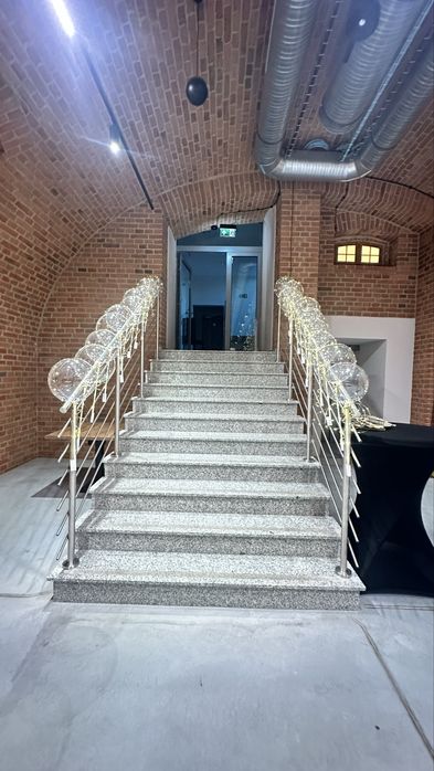 15 napompowanych swiecacych balonow