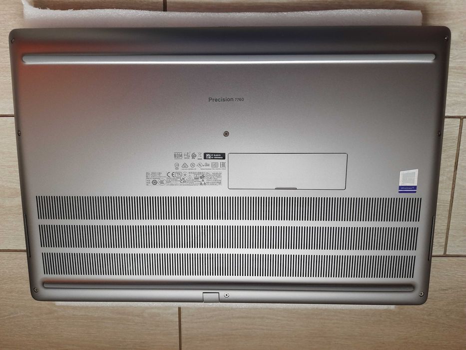 Dell 7750 IPS i7-10850h, 32-64 Gb, 512 SSD, RTX 4000 8Gb, бат 5 годин