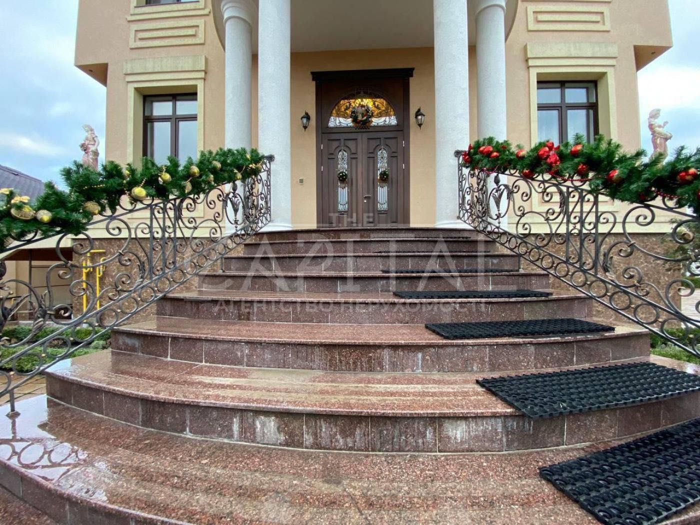 Продаж будинку з ремонтом 30 соток Гатне Києво-Святошинський район