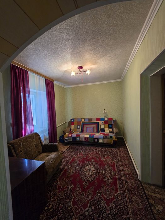 Продаж будинку неподалік від Літака