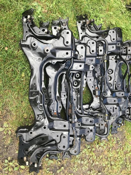 BELKA OŚ SANKI WÓZEK PRZÓD PRZEDNIA TOYOTA COROLLA E11 E10 WAHACZE W-WA