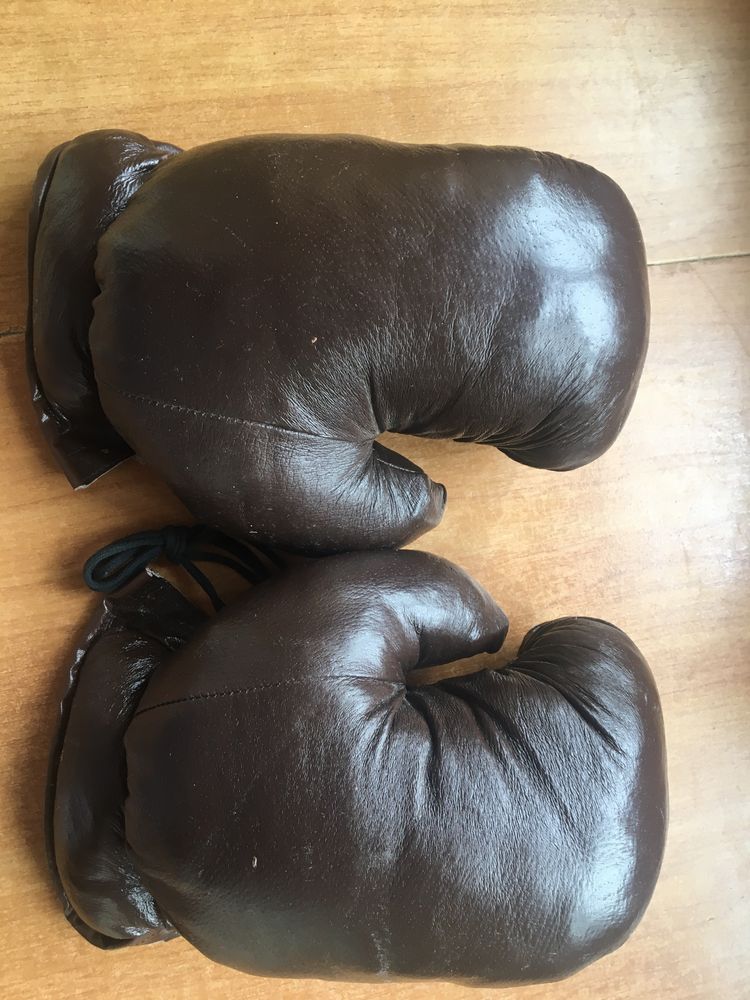Боксерские кожаные перчатки новые СССР