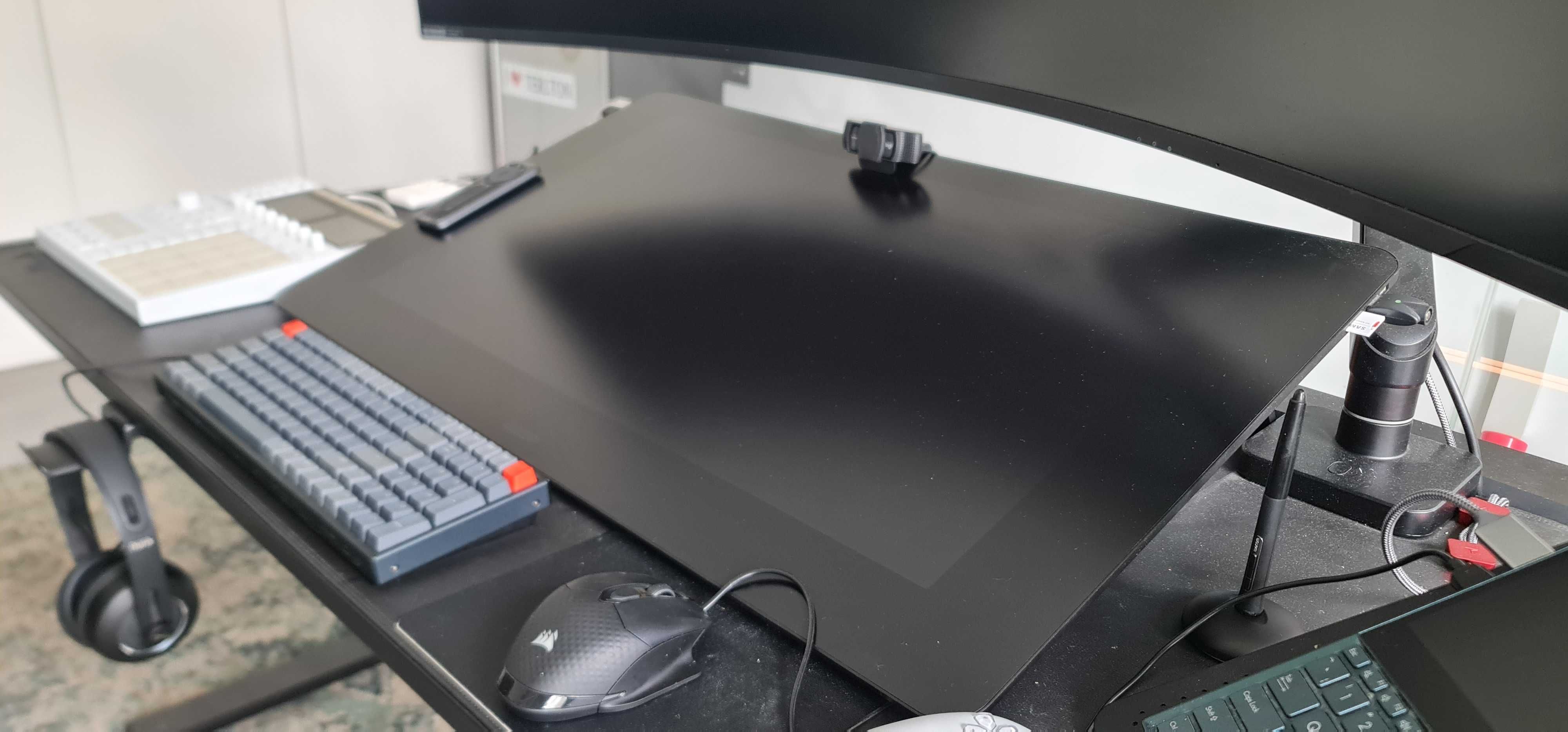 Wacom Cintiq 32 UHD 4K DTH-3220 Interactive Pen Touch Screen Display